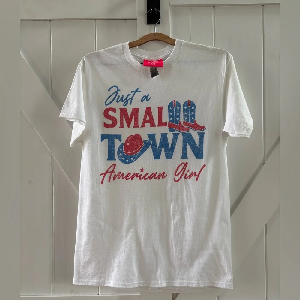 SUPER MRKT. “Just a Small Town American Girl” Oversized Tee in Small/Medium